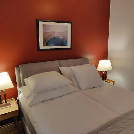 Riverside Lux With 2 Bedrooms, Car Park Garage And Sauna *