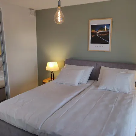 Riverside Lux With 2 Bedrooms, Car Park Garage And Sauna Apartmán Turku