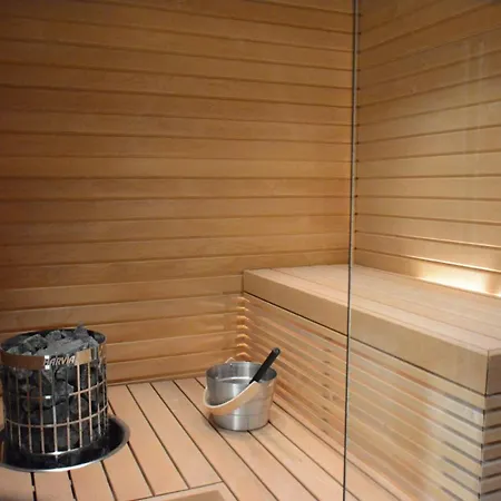 Riverside Lux With 2 Bedrooms, Car Park Garage And Sauna Turku