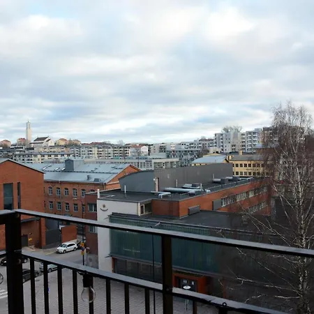 Riverside Lux With 2 Bedrooms, Car Park Garage And Sauna *