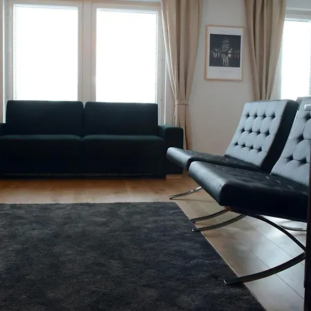 Riverside Lux With 2 Bedrooms, Car Park Garage And Sauna Apartment *