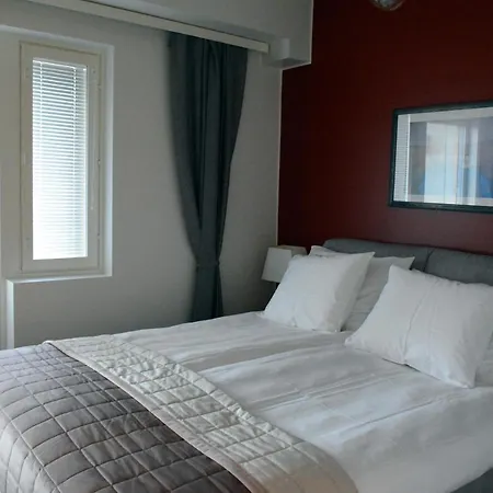 Apartment Riverside Lux With 2 Bedrooms, Car Park Garage And Sauna