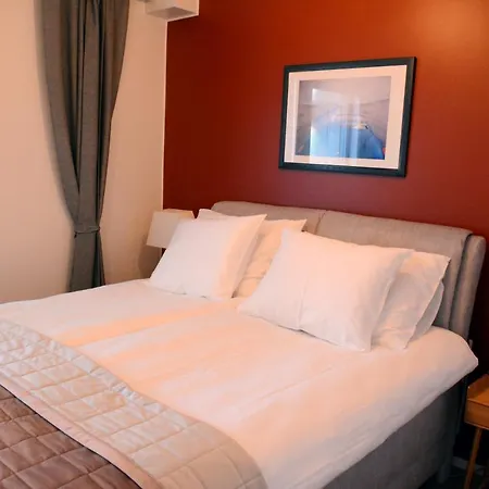 Riverside Lux With 2 Bedrooms, Car Park Garage And Sauna Apartmán Turku