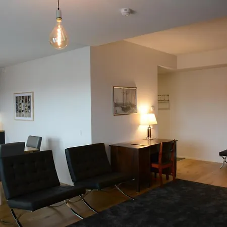 Riverside Lux With 2 Bedrooms, Car Park Garage And Sauna