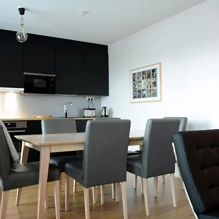 Riverside Lux With 2 Bedrooms, Car Park Garage And Sauna *