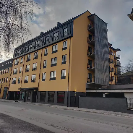 Riverside Lux With 2 Bedrooms, Car Park Garage And Sauna Apartmán