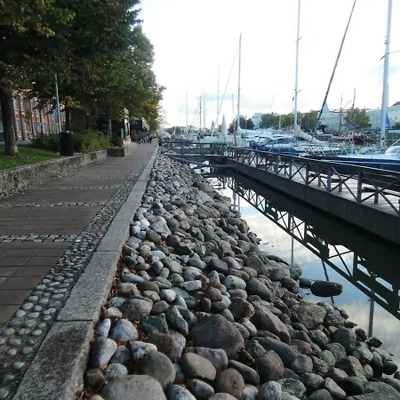 Apartment Riverside Lux With 2 Bedrooms, Car Park Garage And Sauna Turku