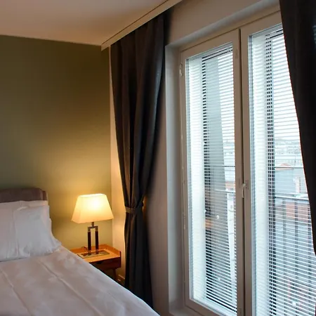 Riverside Lux With 2 Bedrooms, Car Park Garage And Sauna *