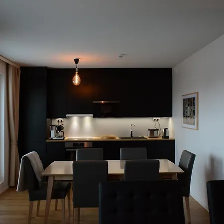 Riverside Lux With 2 Bedrooms, Car Park Garage And Sauna *