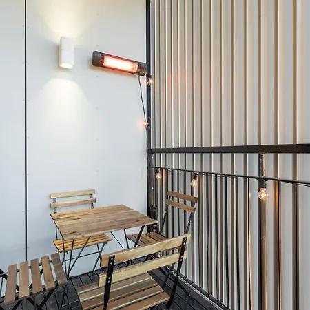 Apartment Riverside Lux With 2 Bedrooms, Car Park Garage And Sauna