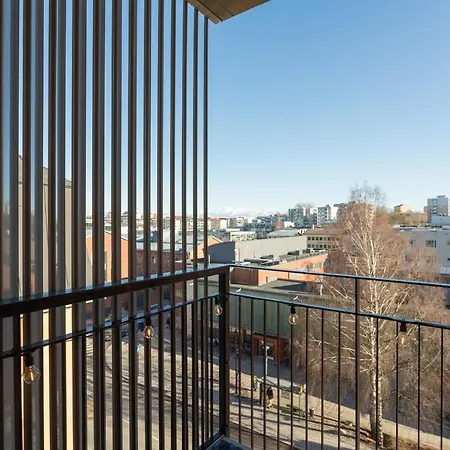 Riverside Lux With 2 Bedrooms, Car Park Garage And Sauna Apartmán