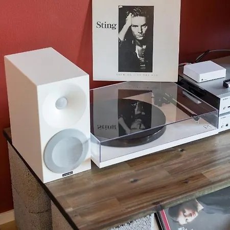 Riverside Lux With 2 Bedrooms, Car Park Garage And Sauna