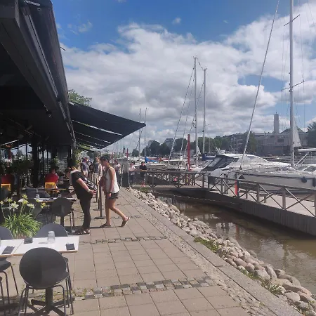 Riverside Lux With 2 Bedrooms, Car Park Garage And Sauna Apartment